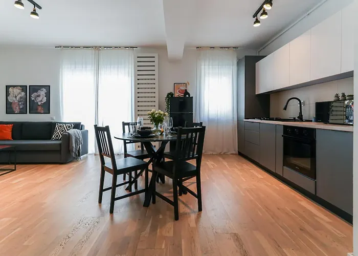 Maria - Modern With Parking And Workspace *