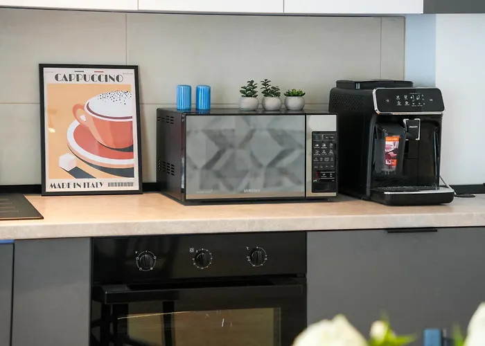 Maria - Modern With Parking And Workspace