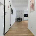 Maria - Modern With Parking And Workspace Appartamento