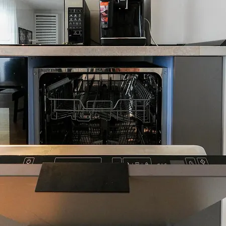 Maria - Modern With Parking And Workspace Βουκουρέστι