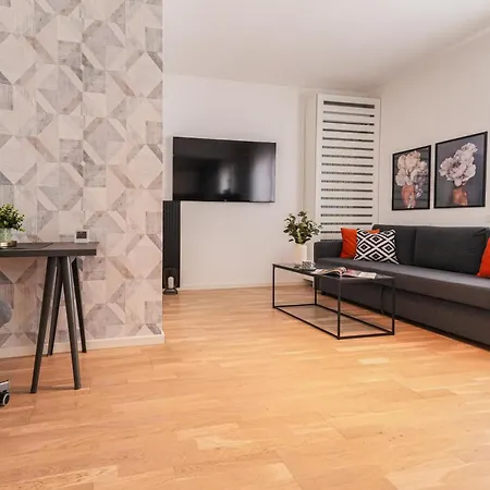 Апартаменти Maria - Modern With Parking And Workspace Бухарест