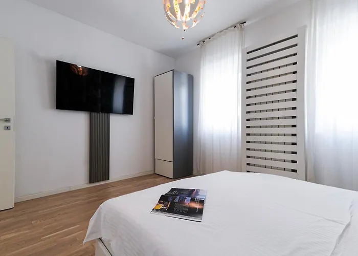 Maria - Modern With Parking And Workspace Apartman *