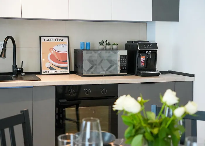 Maria - Modern With Parking And Workspace *