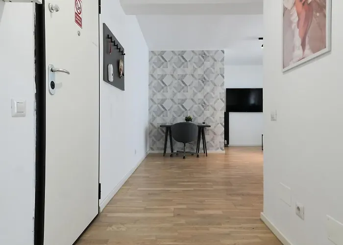 Maria - Modern With Parking And Workspace Apartman