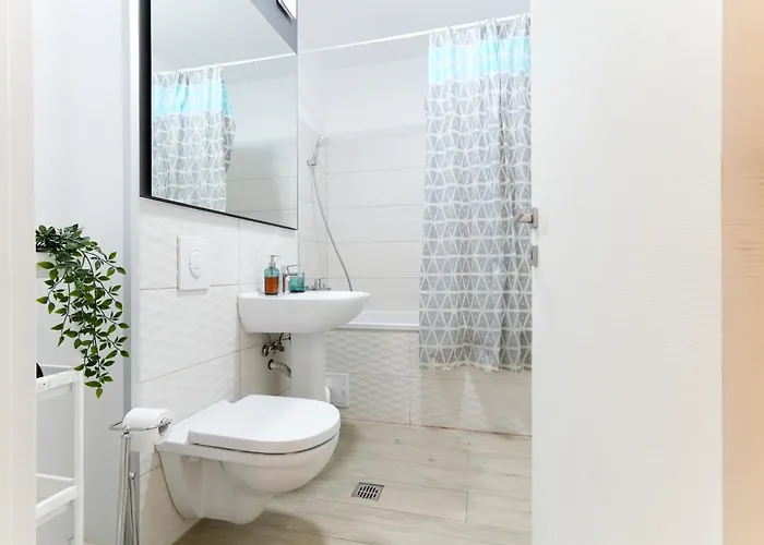 Maria - Modern With Parking And Workspace *